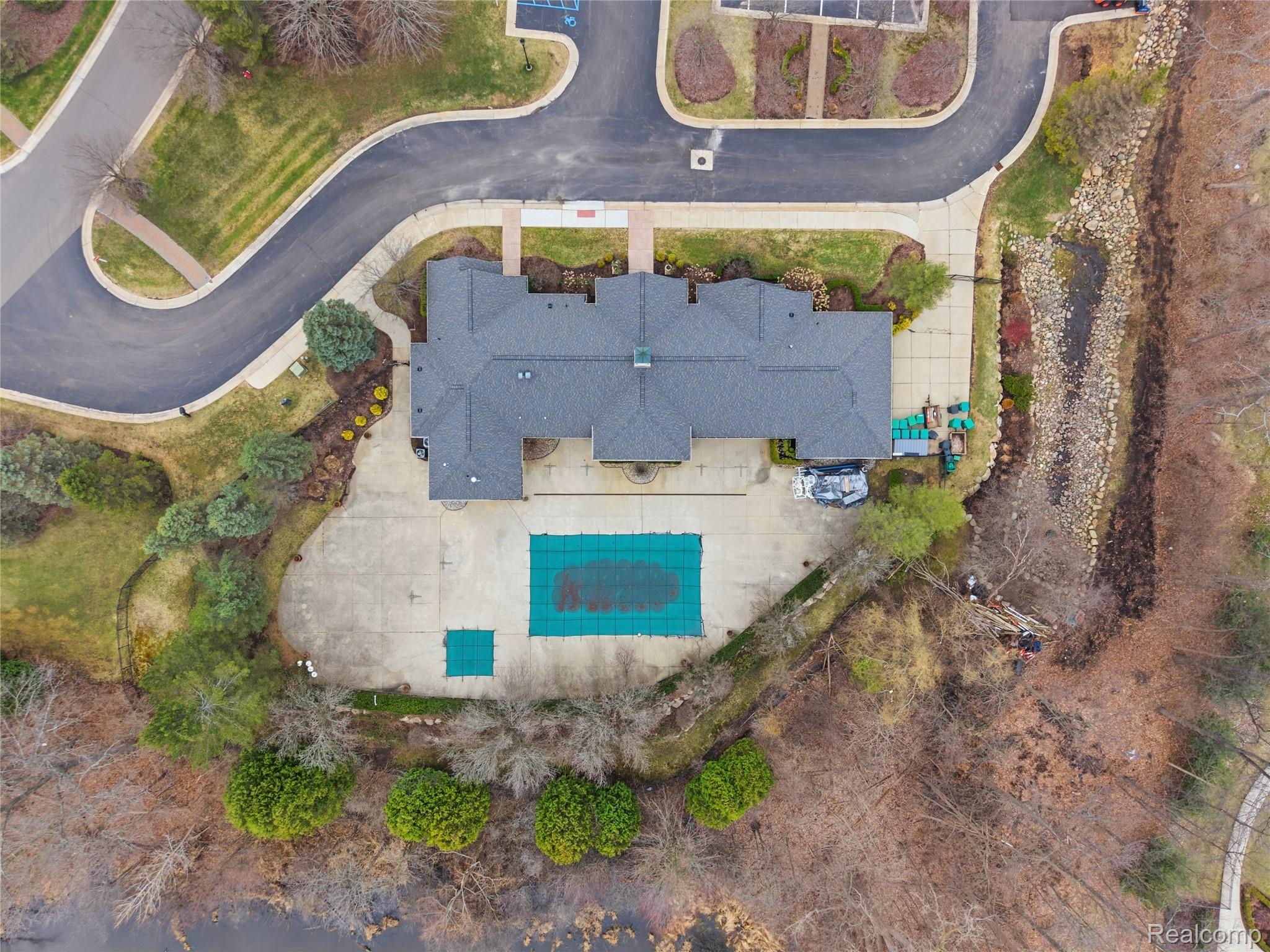3402 Tremonte Circle Rochester, MI 48306 - Photo 31 of 37 Bird's eye view of a pool area