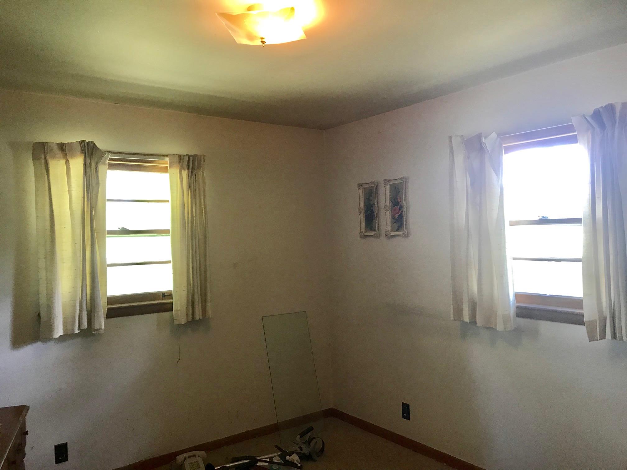 413 Shelton Road Manchester, TN 37355 - Photo 13 of 18 an empty room with a window