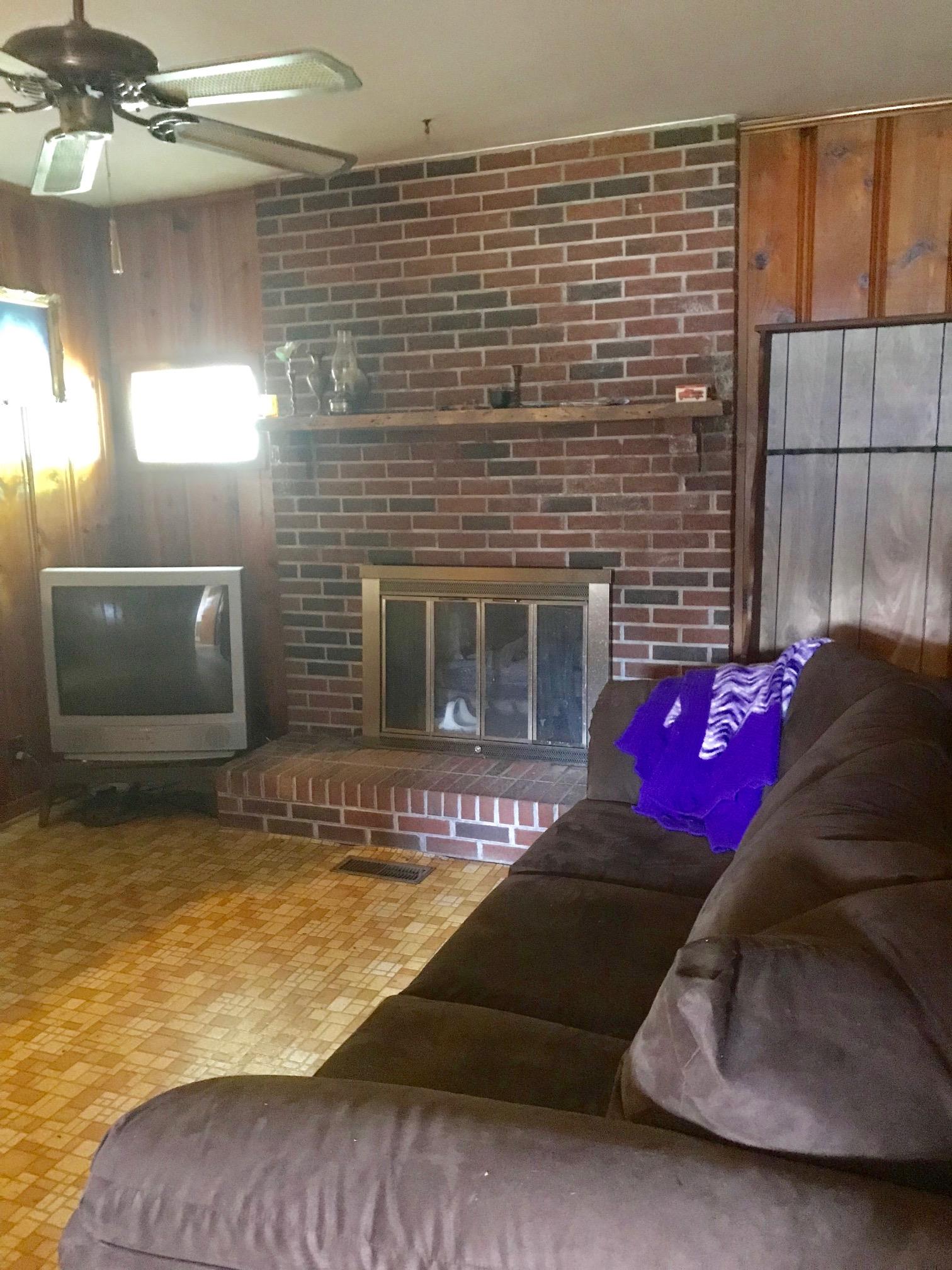 413 Shelton Road Manchester, TN 37355 - Photo 3 of 18 a view of a livingroom with furniture
