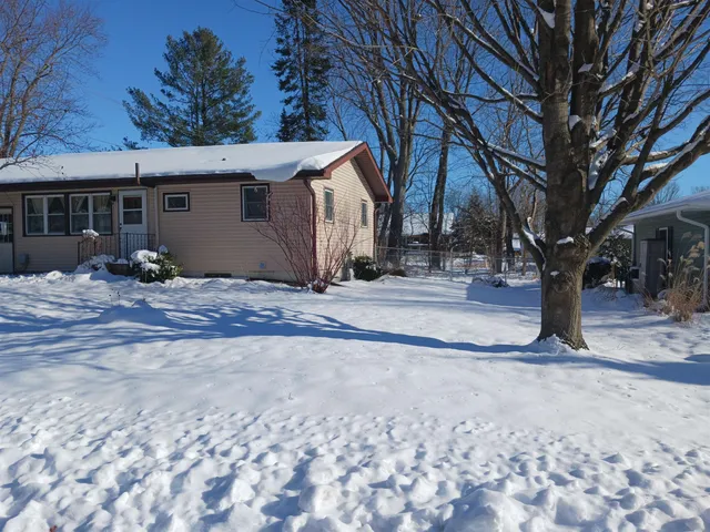 $274,900 | 112 North 3rd Street, Evansville, WI 53536