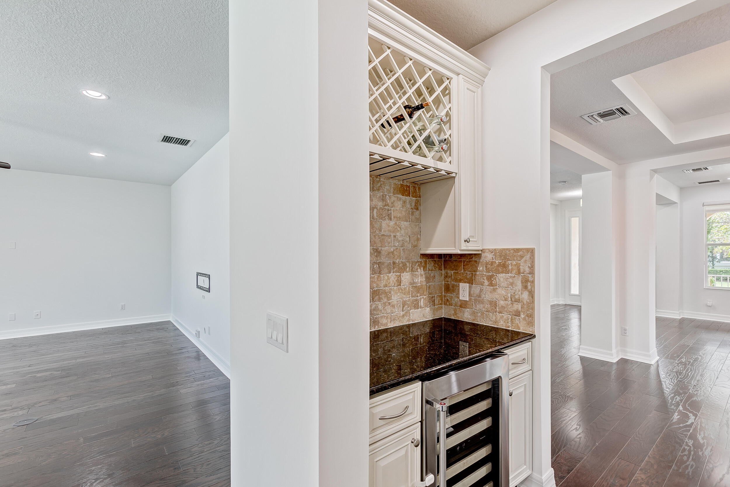 1139 Turnbridge Drive Jupiter, FL 33458 - Photo 24 of 60 Butlers Pantry