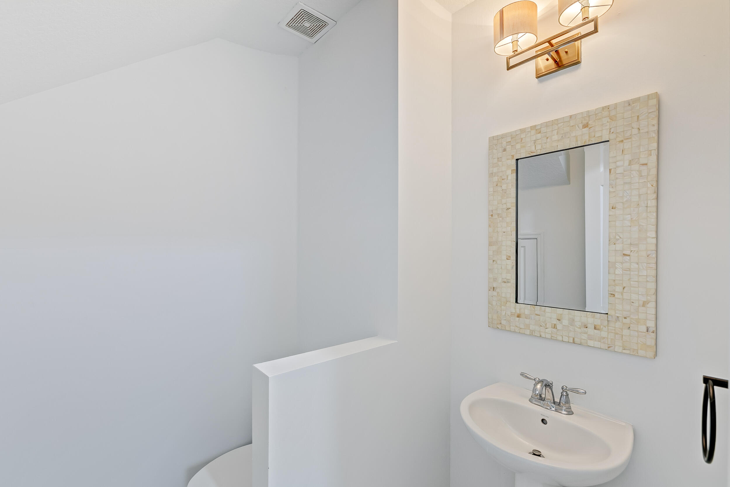 1139 Turnbridge Drive Jupiter, FL 33458 - Photo 29 of 60 Powder Room
