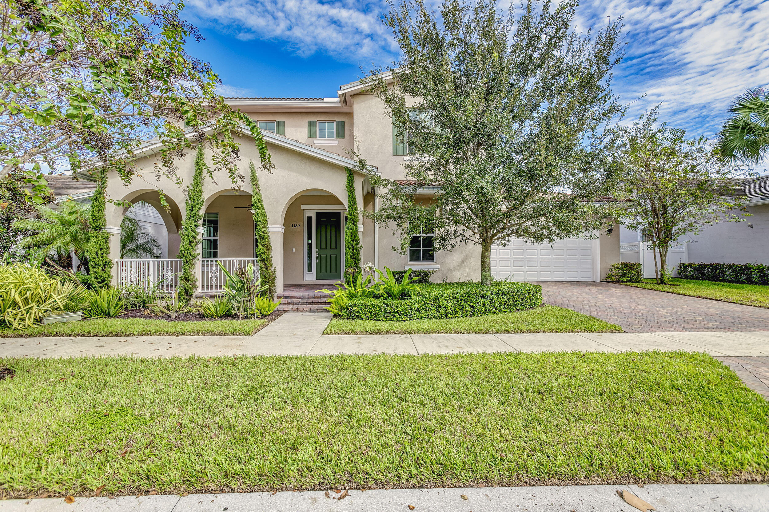 1139 Turnbridge Drive Jupiter, FL 33458 - Photo 4 of 60 Front