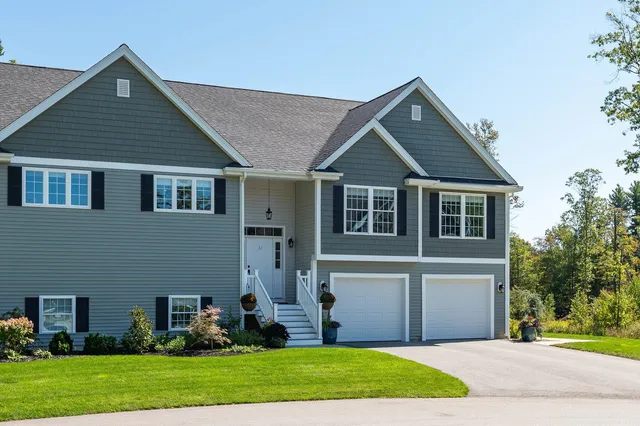 $799,900 | 31 Cypress Circle, Exeter, NH 03833