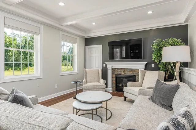 $799,900 | 31 Cypress Circle, Exeter, NH 03833