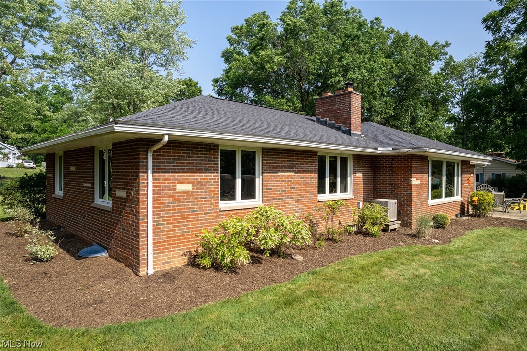 223 North Messner Road New Franklin, OH 44319 - Photo 5 of 28