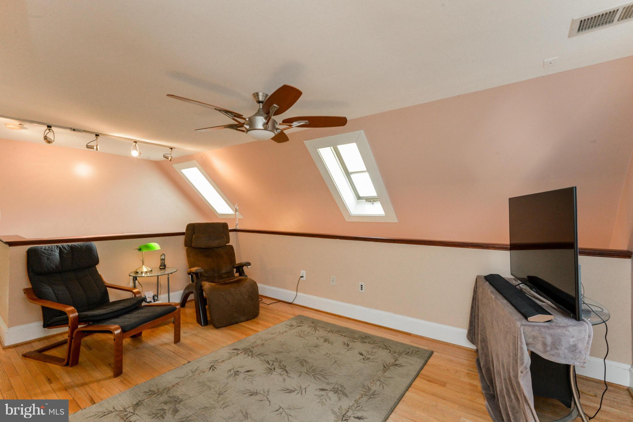 302 Pasadena Road Pasadena, MD 21122 - Photo 14 of 29 Loft