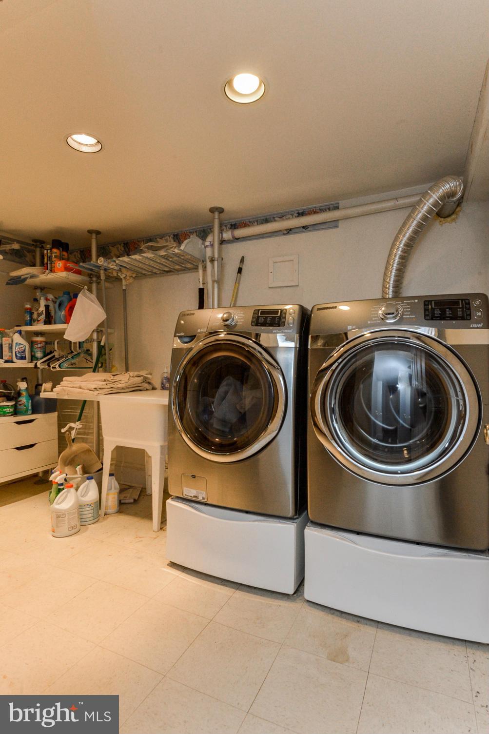302 Pasadena Road Pasadena, MD 21122 - Photo 24 of 29 Laundry