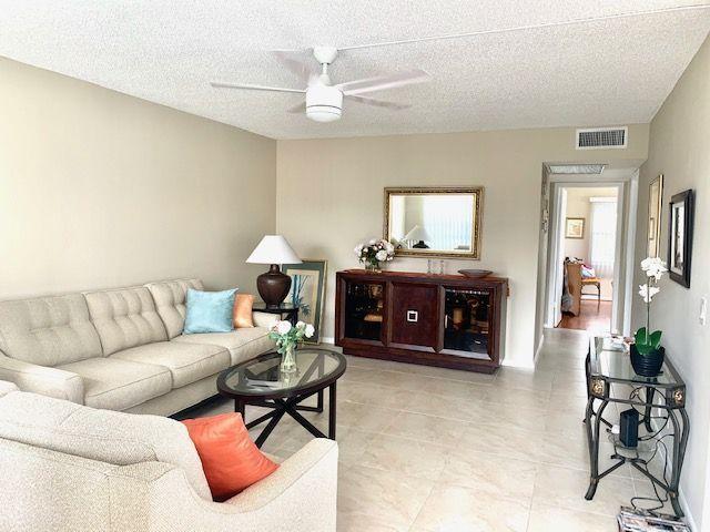 150 Suffolk F Boca Raton, FL 33434 - Photo 4 of 19 Living Room