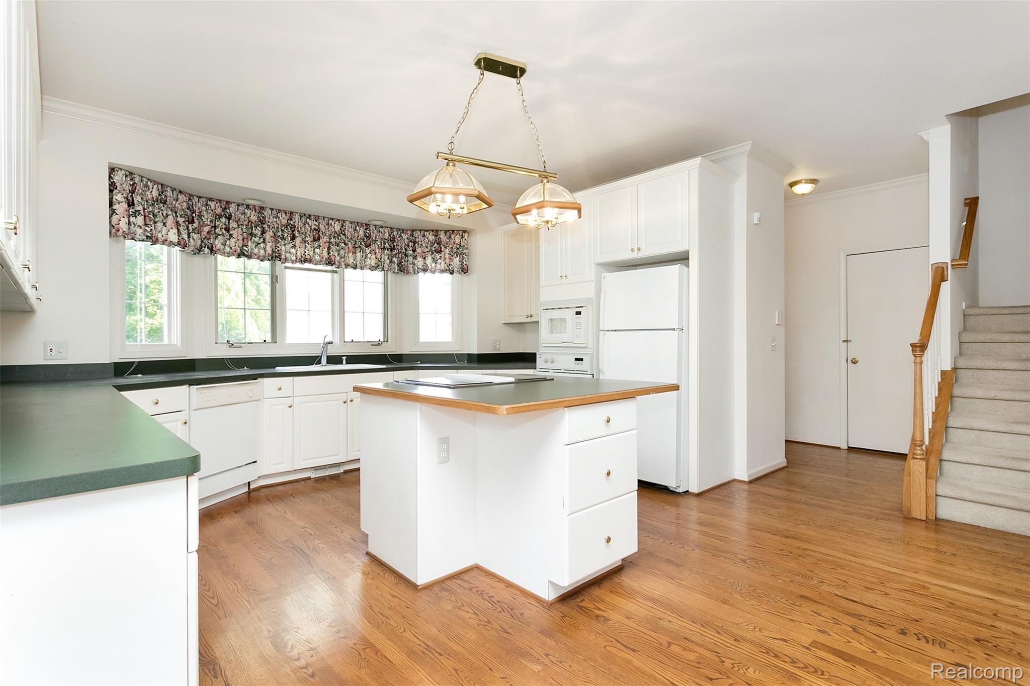 2068 Mapleridge Road Rochester, MI 48309 - Photo 14 of 38 Mapleridge-14.jpg