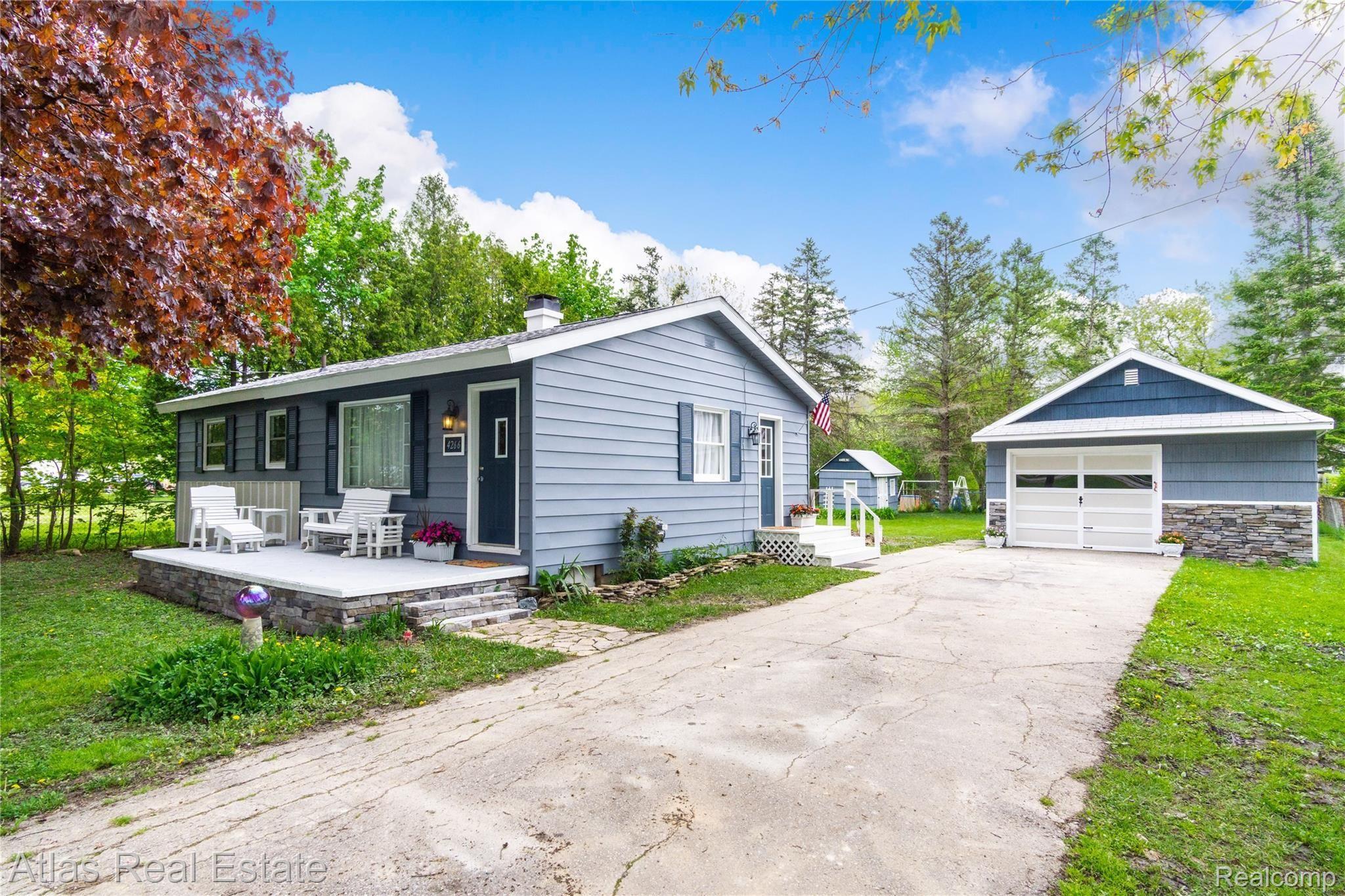 4266 North Belsay Road Flint, MI 48506 - Photo 5 of 32 Exteriors (5 of 12).jpg
