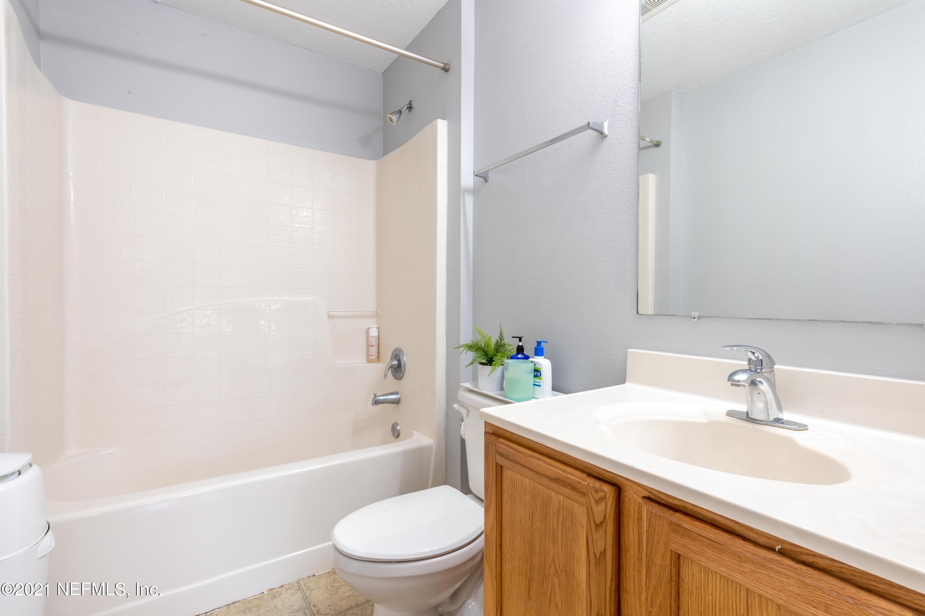 10530 Autumn Trace Road Jacksonville, FL 32257 - Photo 15 of 21 Master Bedroom Bath