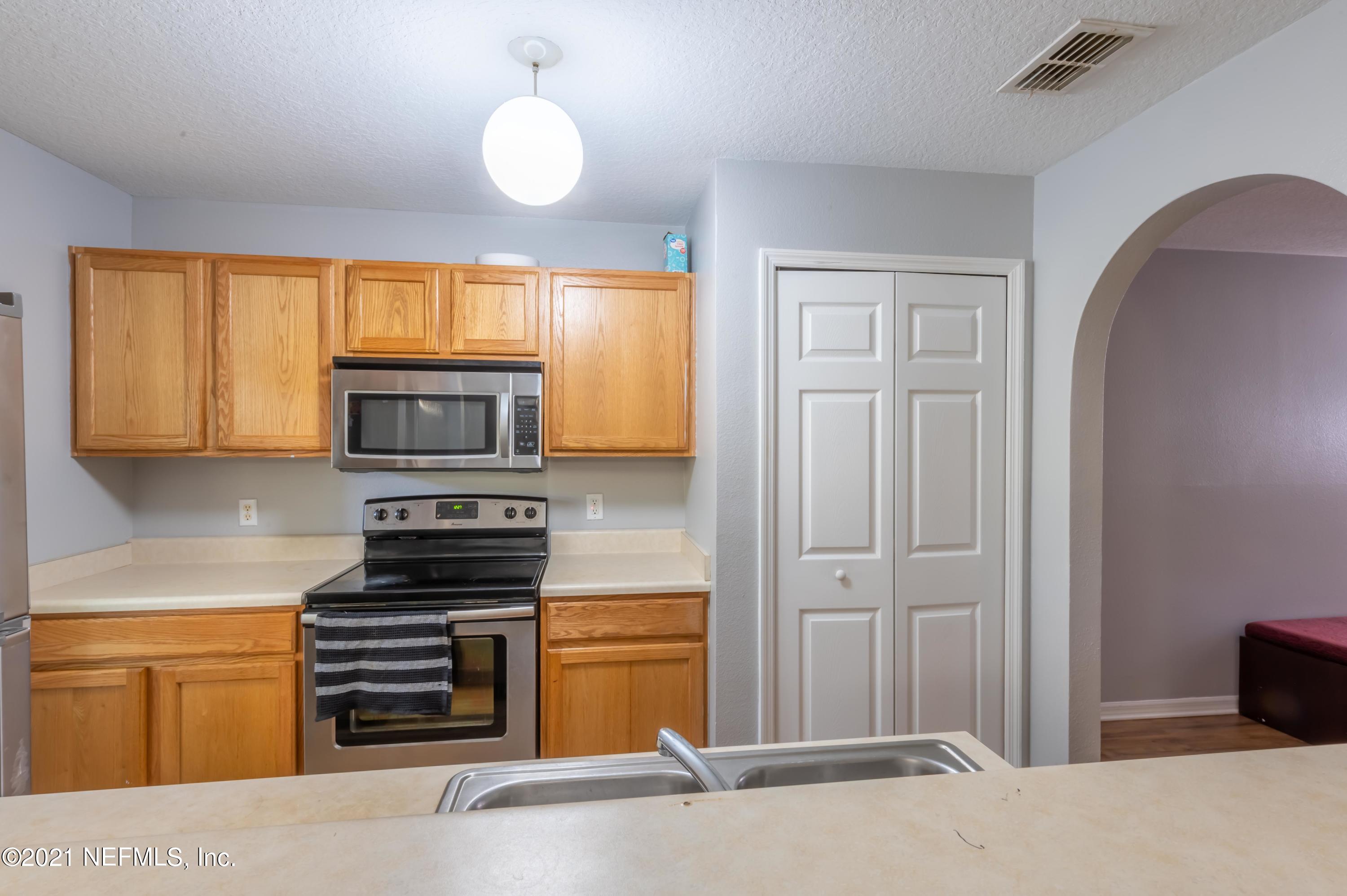 10530 Autumn Trace Road Jacksonville, FL 32257 - Photo 7 of 21 Kitchen