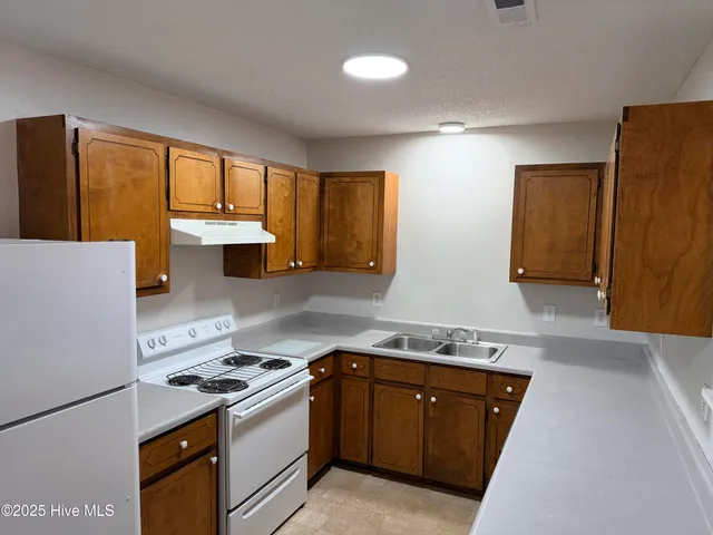 $975 | 143 Marlene Drive, Jacksonville, NC 28546