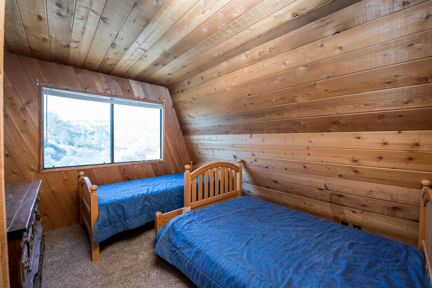 50070 Butterfield Stage Road O'Neals, CA 93645 - Photo 52 of 55 Spacious bedroom in this cabin....