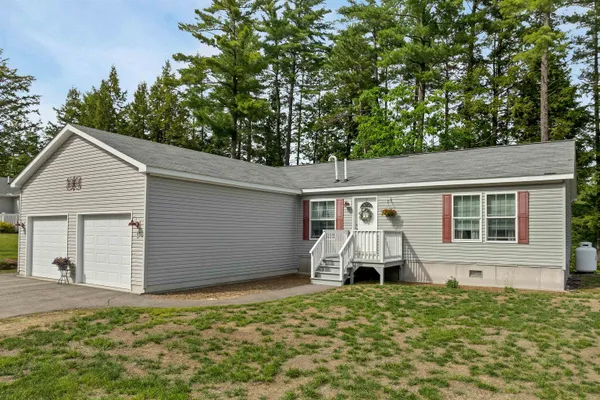 $319,000 | 62 Mansfield Woods Way, New Hampton, NH 03256