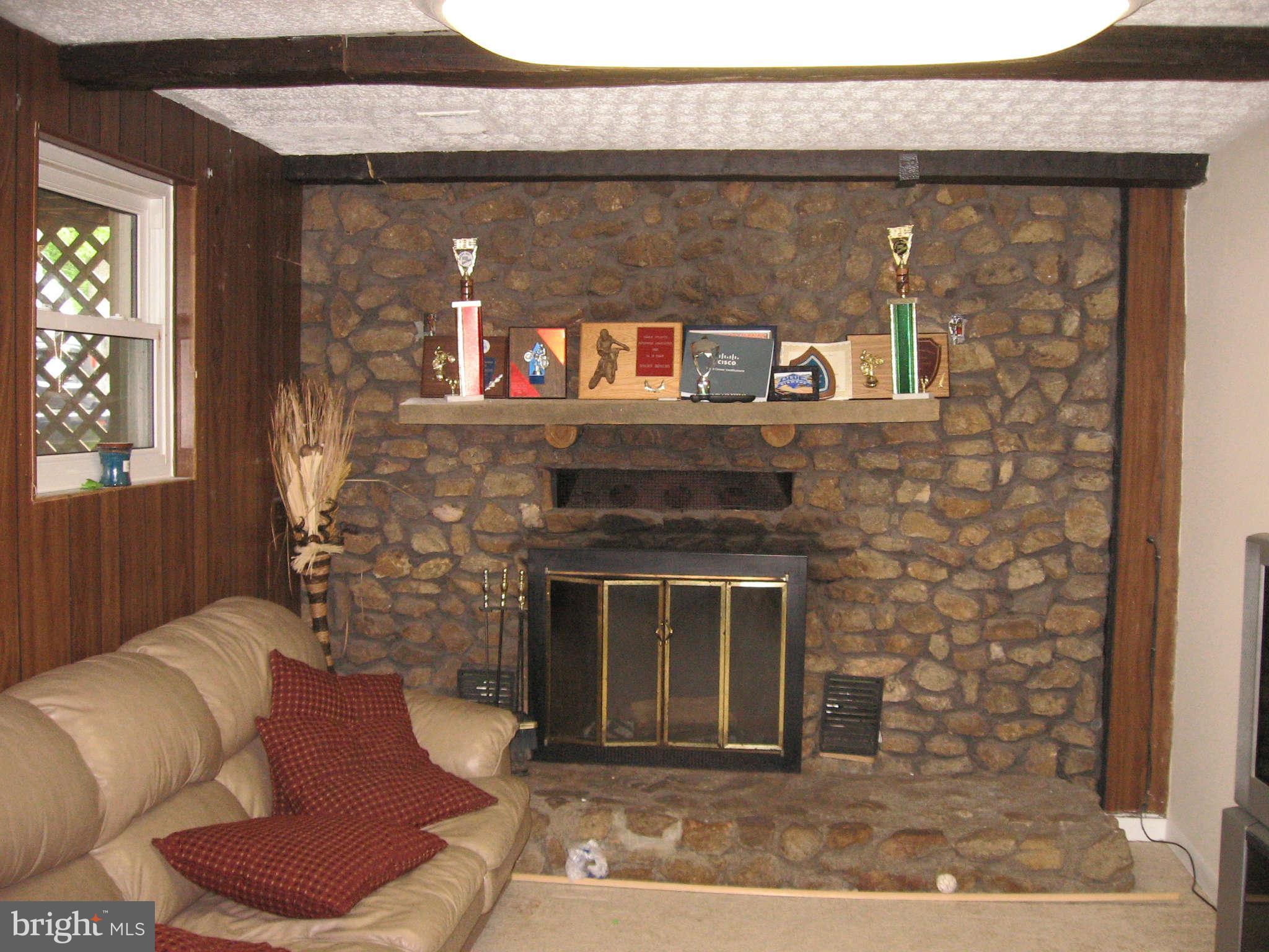 3691 Nile Road Davidsonville, MD 21035 - Photo 4 of 10 Family Room