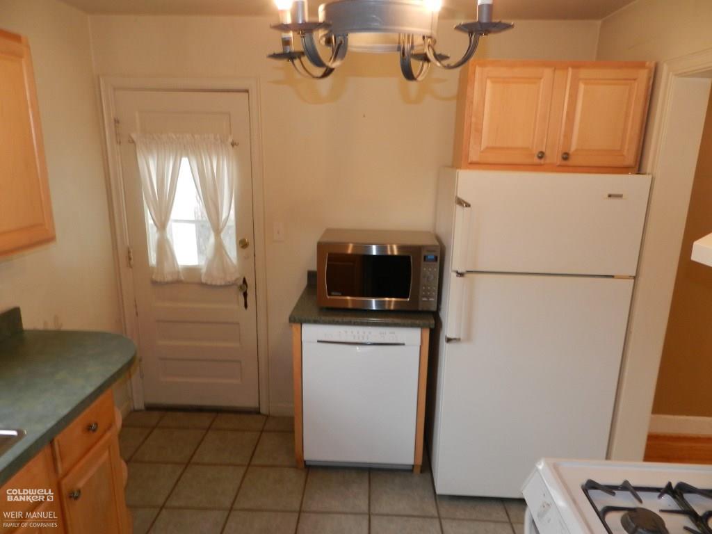 227 Cherokee Road Pontiac, MI 48341 - Photo 12 of 35