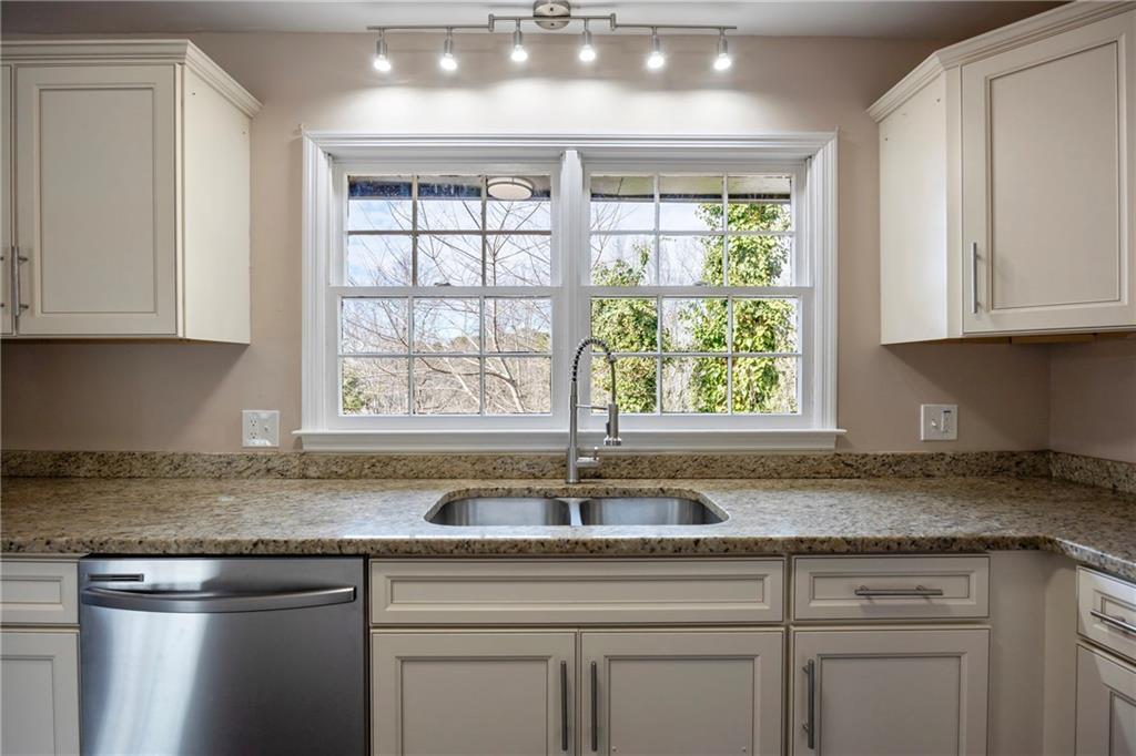 169 Esta Street Cornelia, GA 30531 - Photo 11 of 30