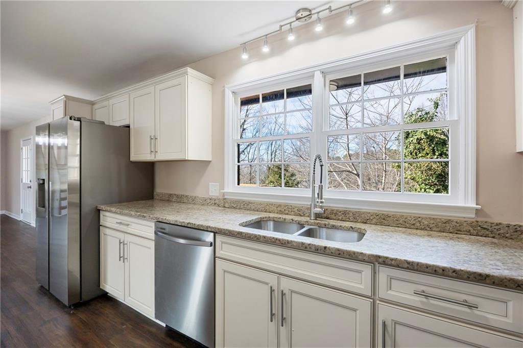 169 Esta Street Cornelia, GA 30531 - Photo 10 of 30