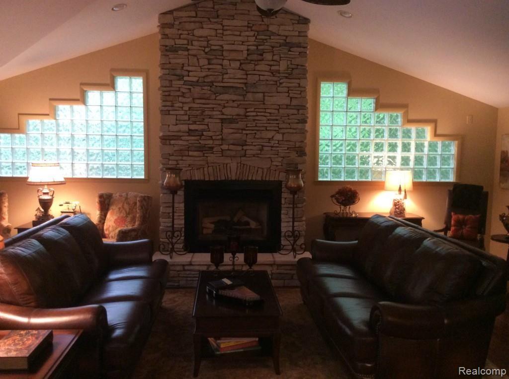 11491 Ridge Road South Lyon, MI 48178 - Photo 3 of 13 Ridge3.jpg