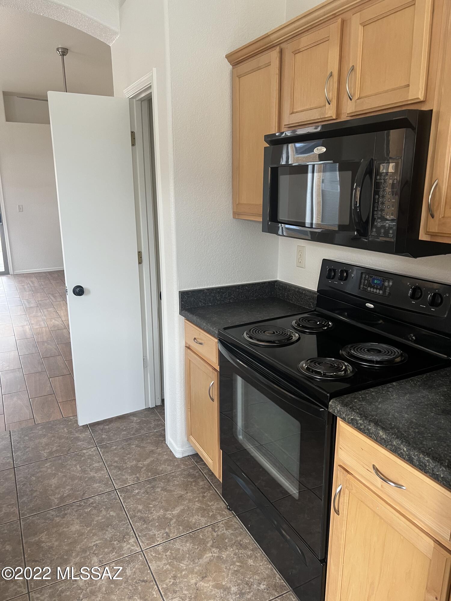 5924 South Avenida Ribero Tucson, AZ 85706 - Photo 5 of 27