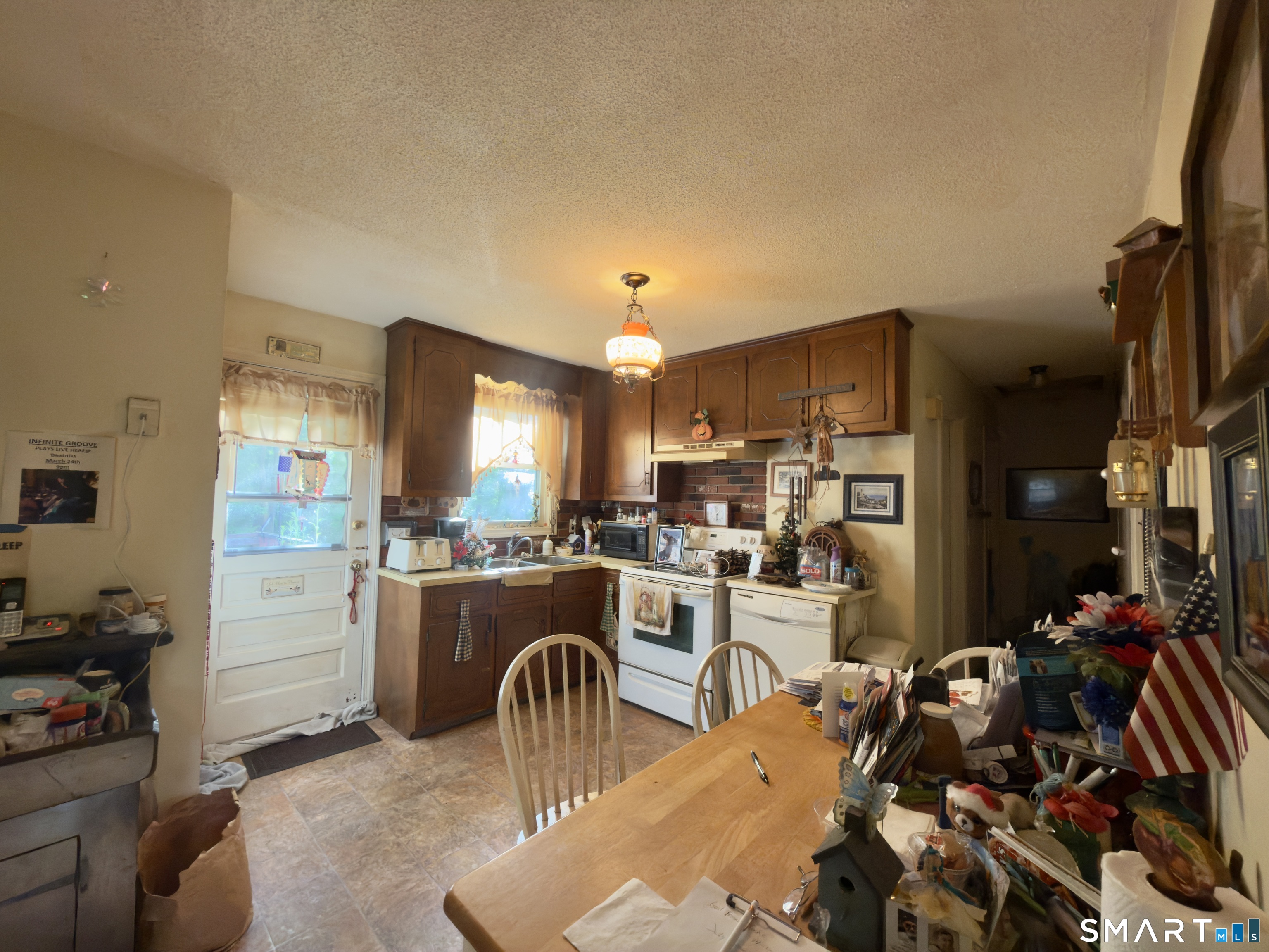 39 Shawnee Drive Killingly, CT 06239 - Photo 9 of 14