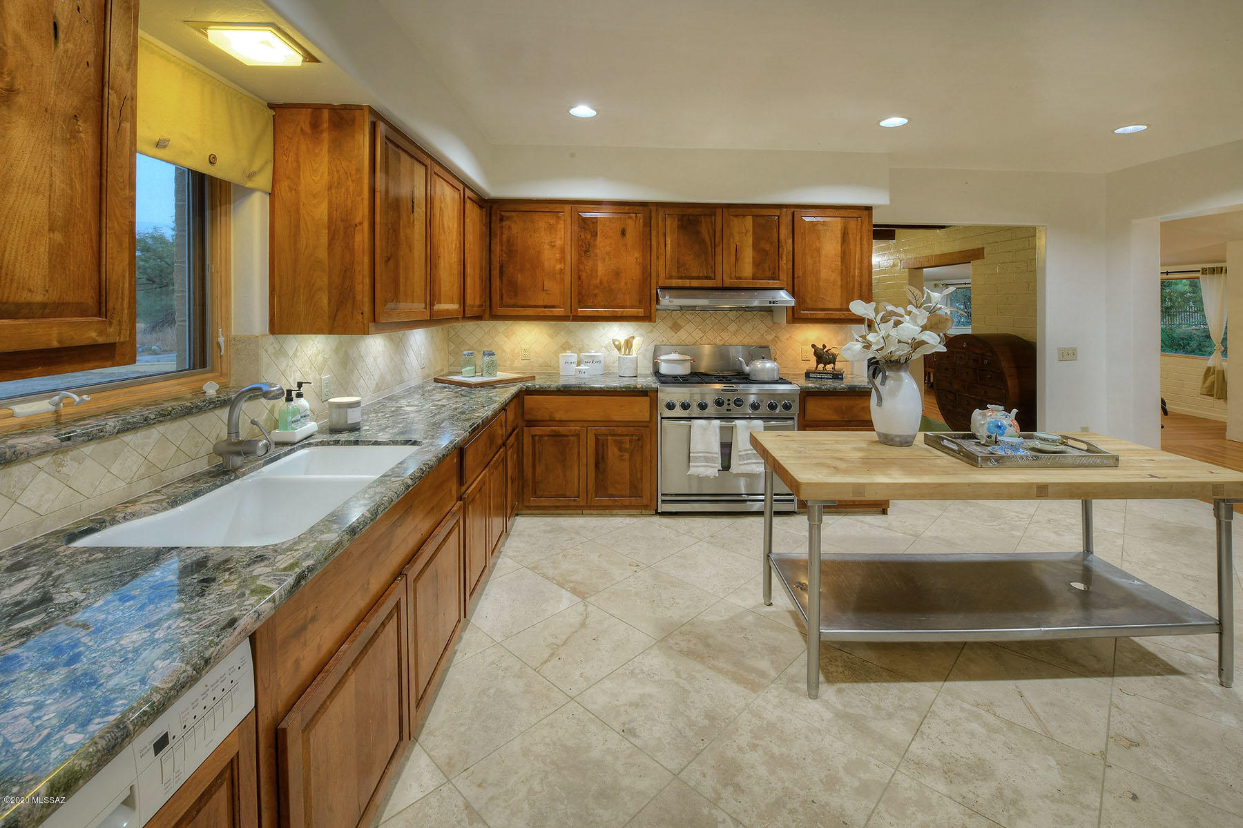 10519 East Tanque Verde Road Tucson, AZ 85749 - Photo 7 of 44 Gallery Image 7
