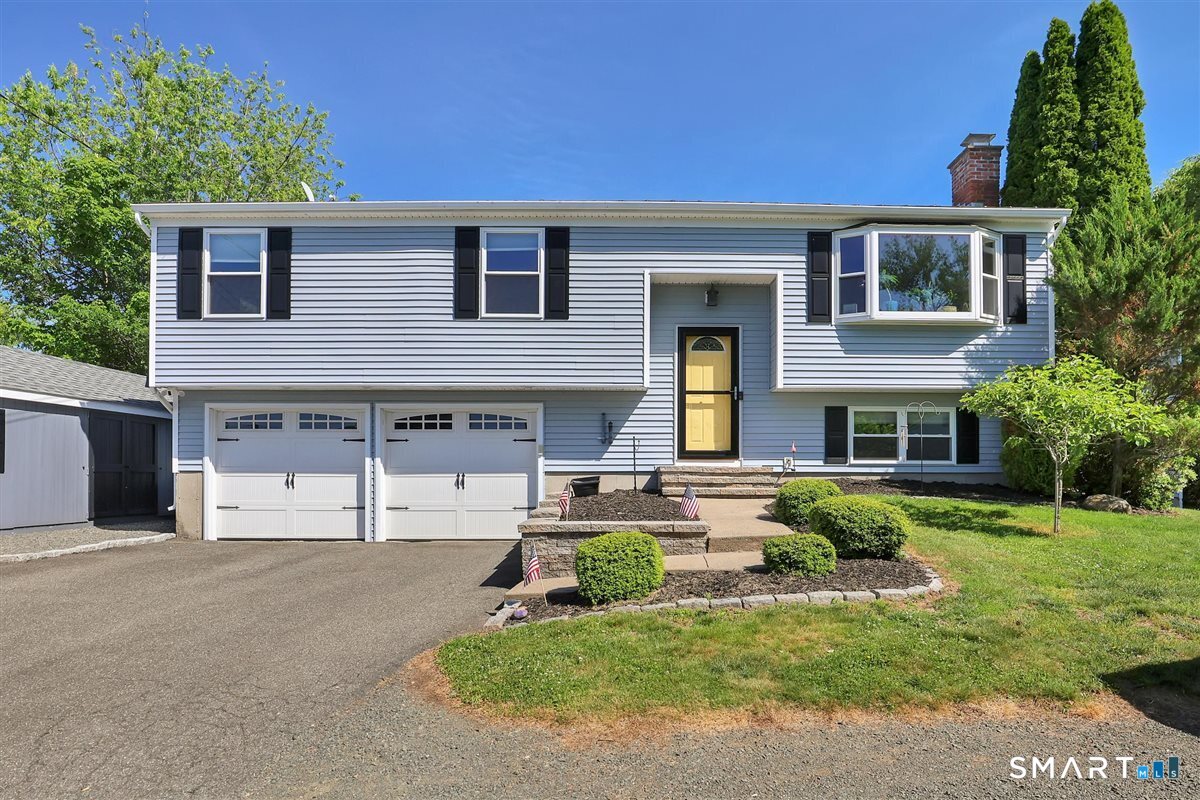 58 School House Road Wallingford, CT 06492 - Photo 2 of 35
