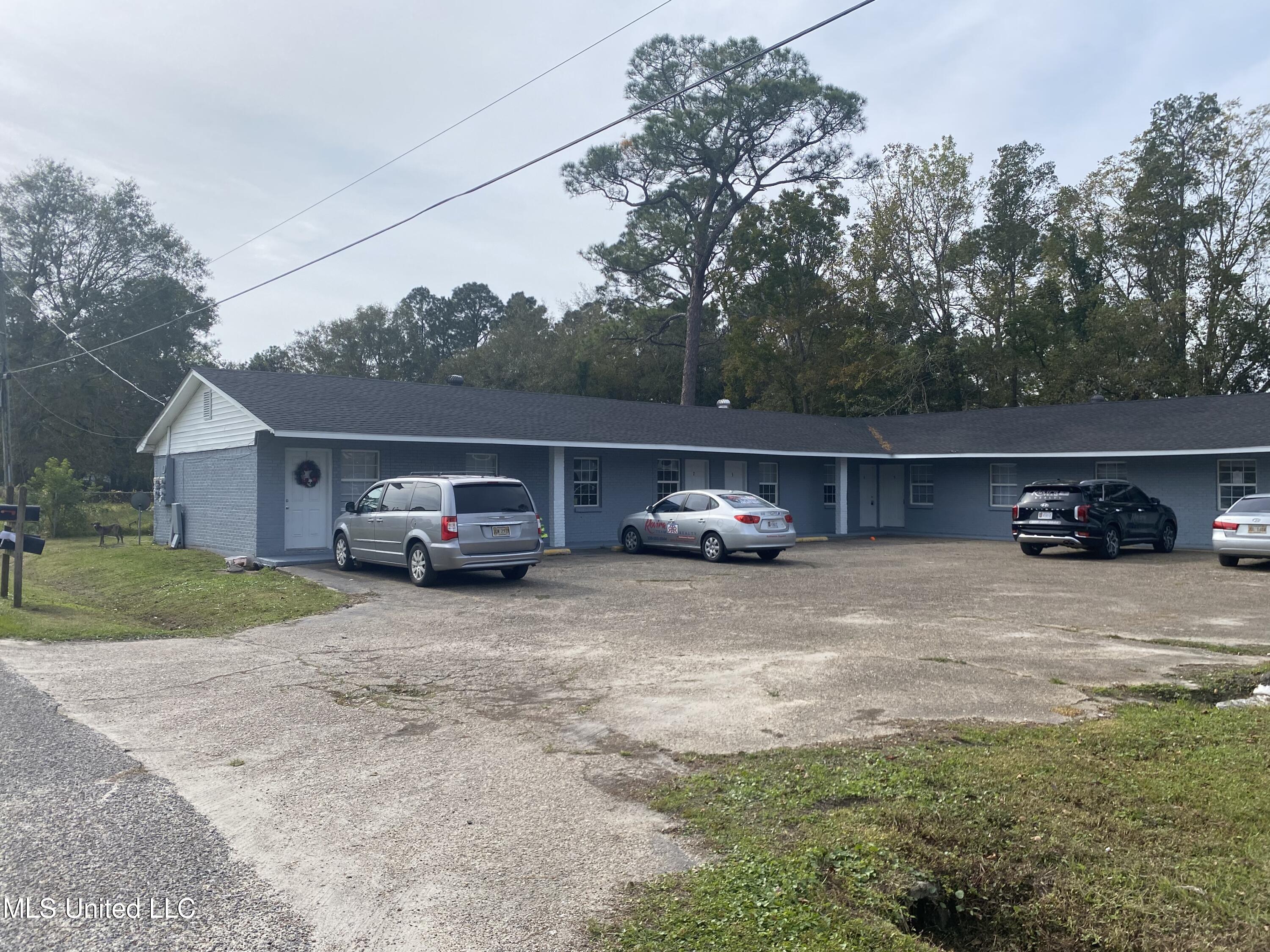 3907 Branch Street, Unit 18 Moss Point, MS 39563 - Photo 2 of 15 EC32C4CC-6EA8-4057-BF16-D3FFB5D93A8C