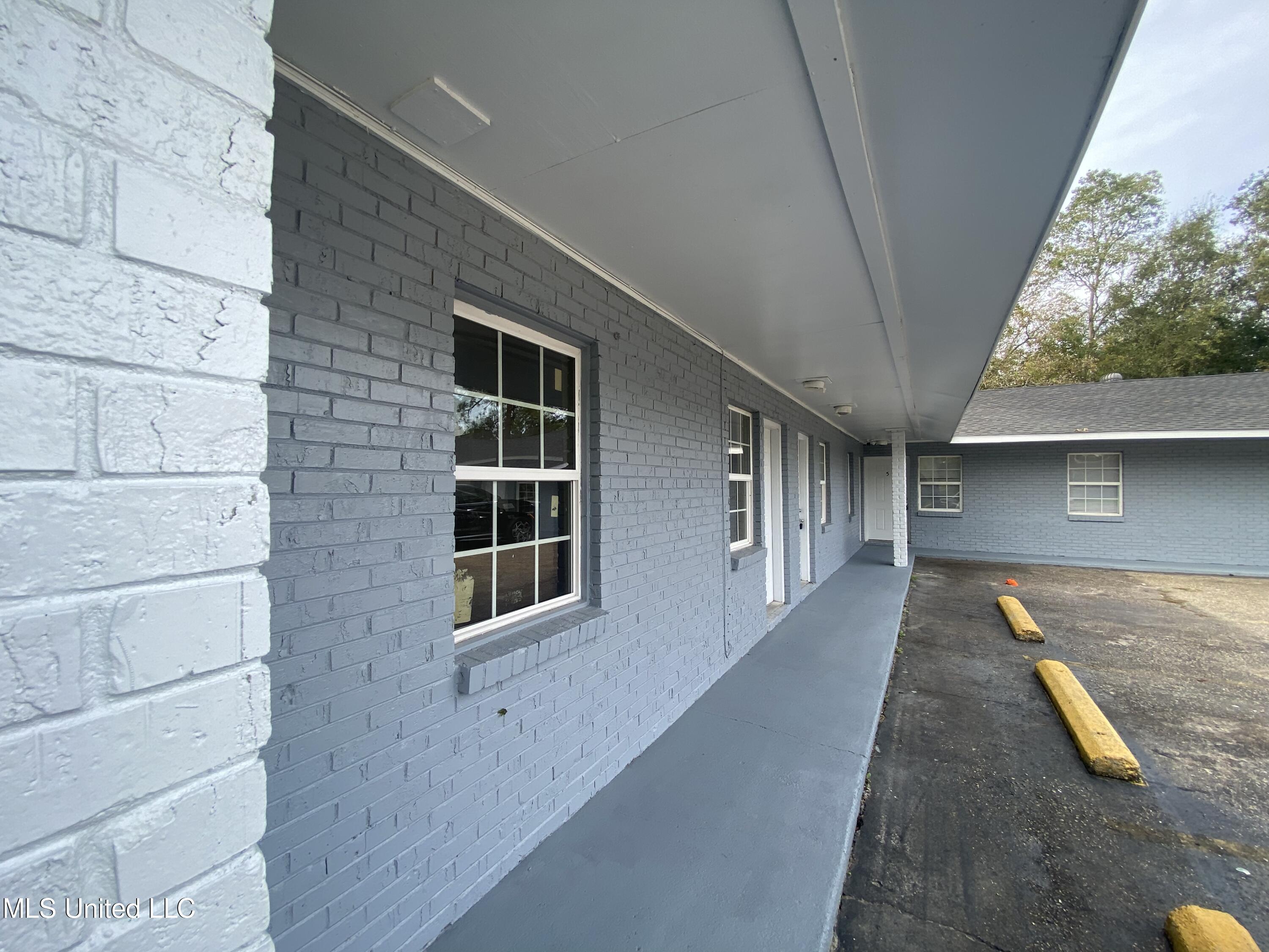 3907 Branch Street, Unit 18 Moss Point, MS 39563 - Photo 3 of 15 98C3BA50-C27D-442F-839E-77883A6AAFDB