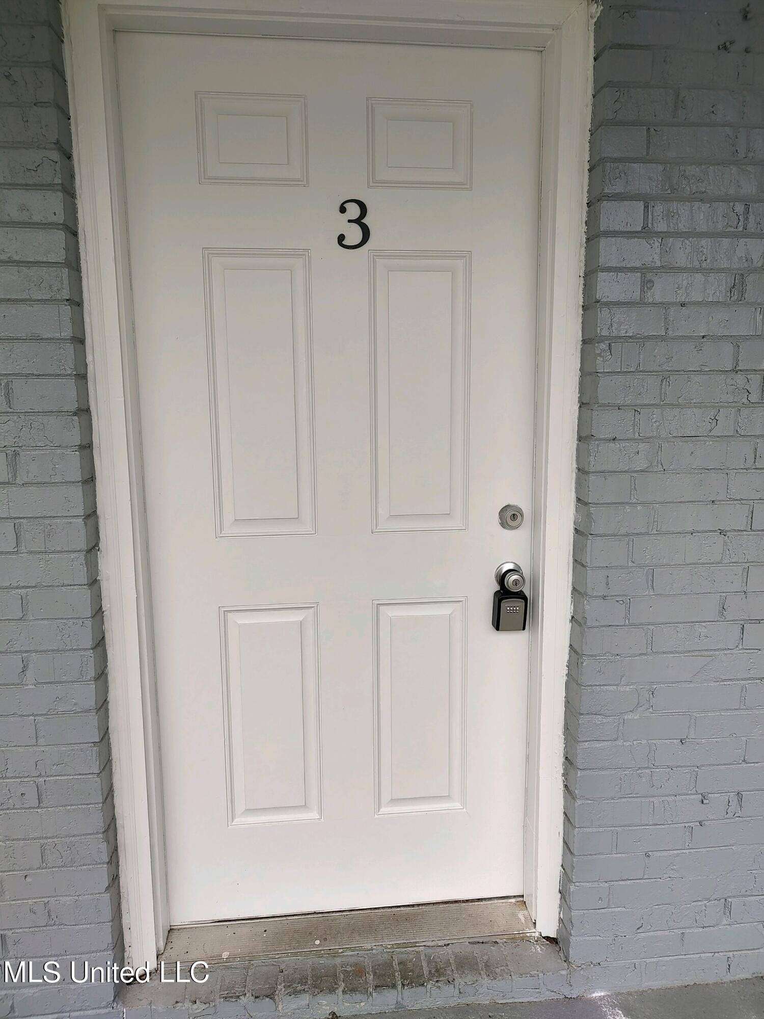 3907 Branch Street, Unit 18 Moss Point, MS 39563 - Photo 4 of 15 IMG_20240429_101658214_HDR