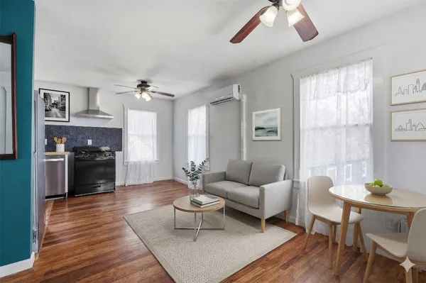 $1,350 | 1148 Gunter Street, Unit B, Austin, TX 78721