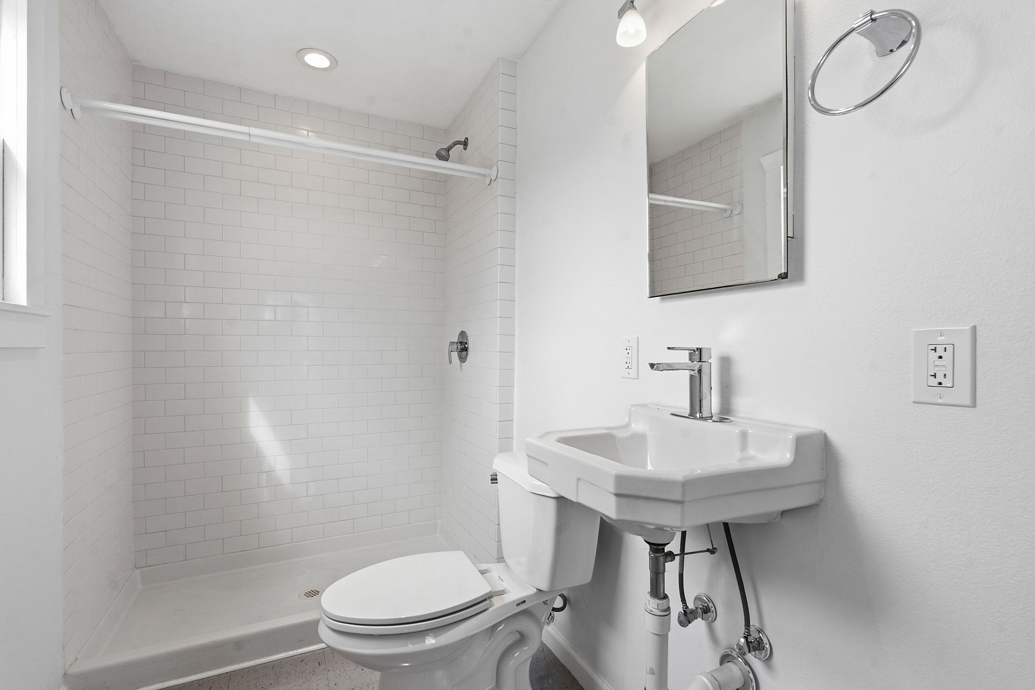 1148 Gunter Street, Unit B Austin, TX 78721 - Photo 10 of 14