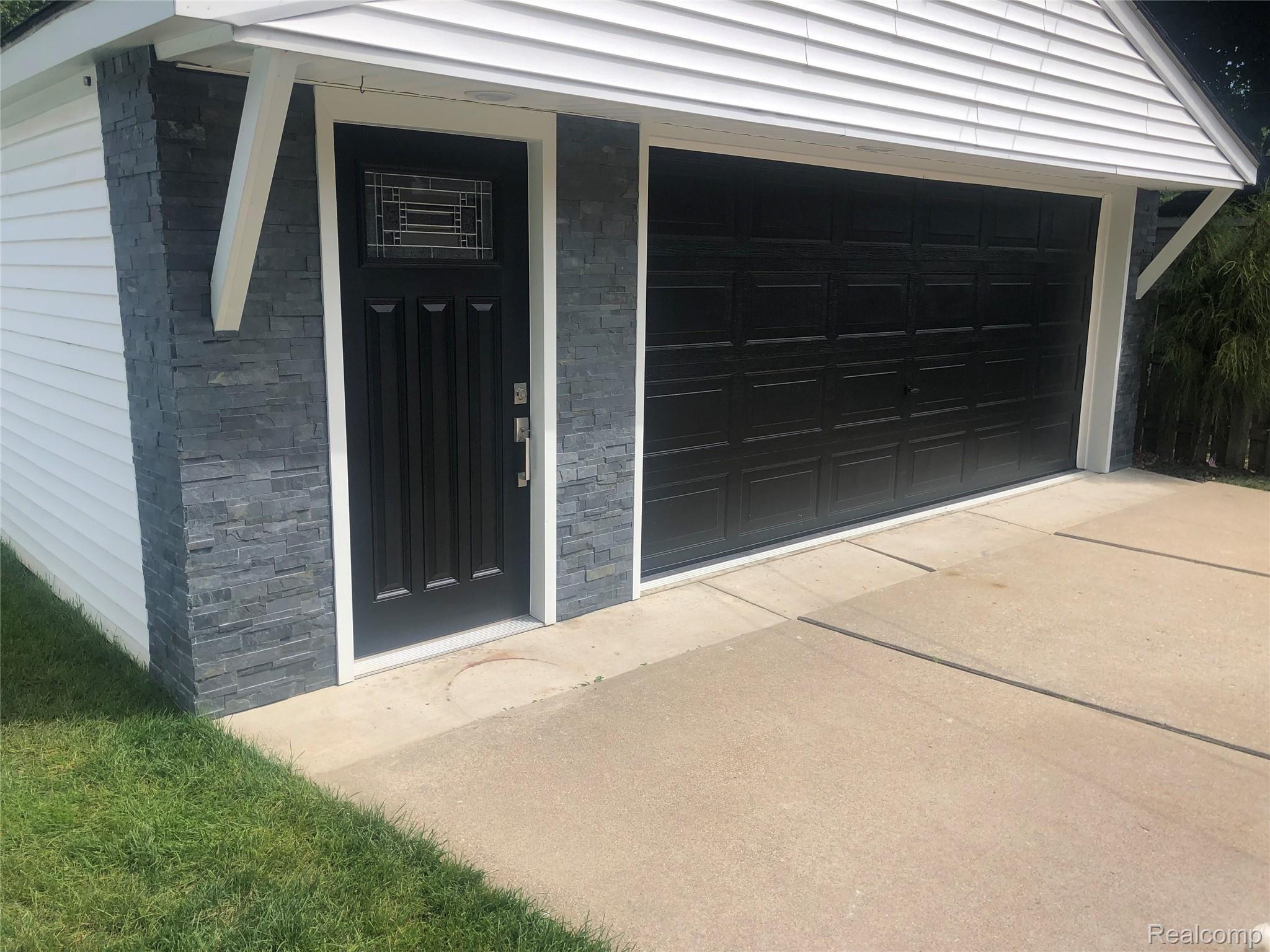 9701 Ruth Avenue Allen Park, MI 48101 - Photo 33 of 40 F4E6B592-C255-485B-8EB1-C730F041E672.jpeg
