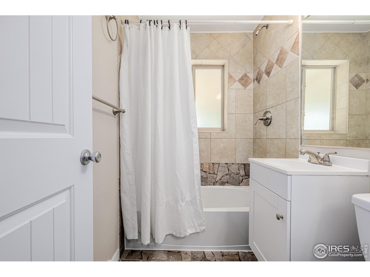 2675 Pontiac Street Denver, CO 80207 - Photo 18 of 50