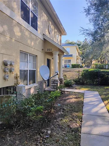 $204,900 | 201 Drawbridge Lane, Valrico, FL 33594