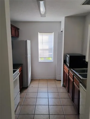 $204,900 | 201 Drawbridge Lane, Valrico, FL 33594