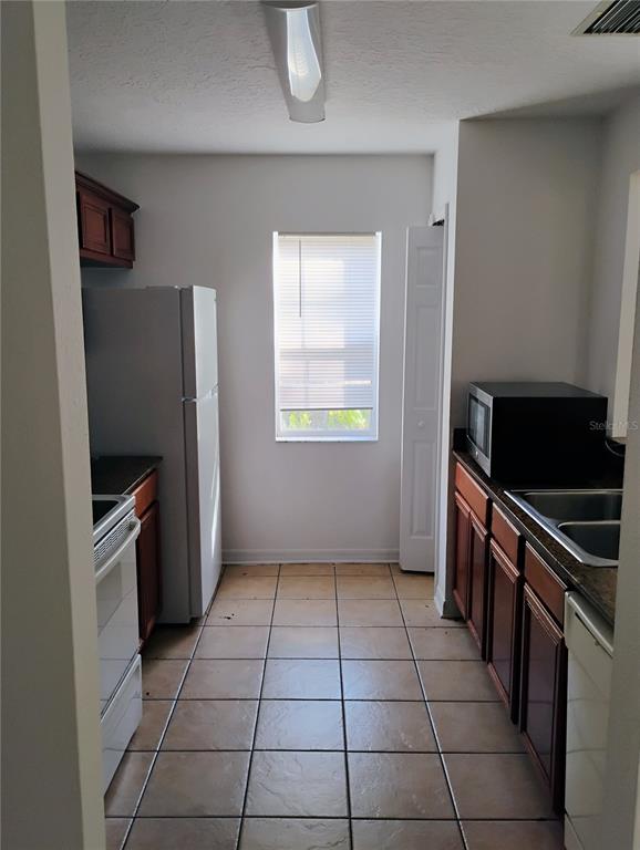 201 Drawbridge Lane Valrico, FL 33594 - Photo 7 of 13