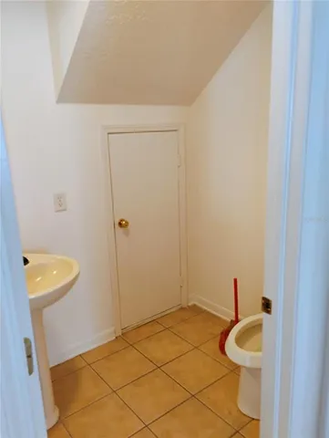 $204,900 | 201 Drawbridge Lane, Valrico, FL 33594