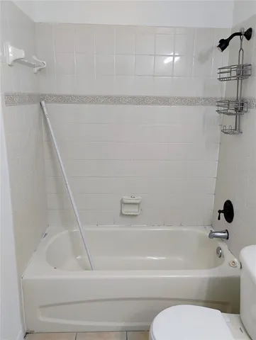 $204,900 | 201 Drawbridge Lane, Valrico, FL 33594