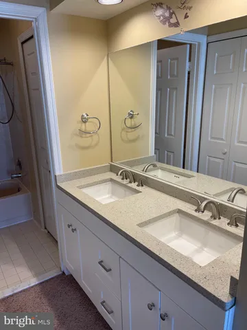 $2,895 | 4221 Devonwood Way, Woodbridge, VA 22192