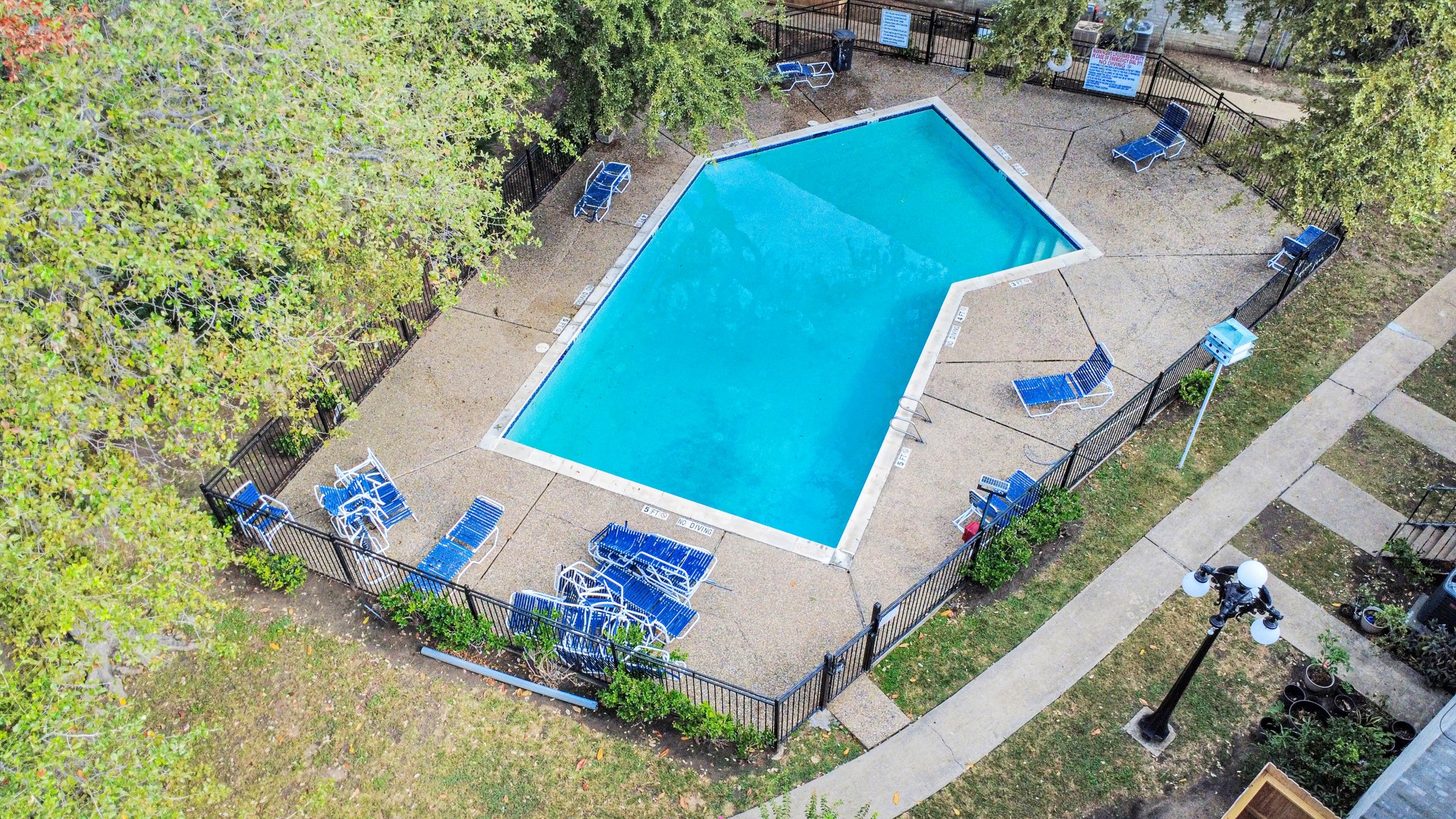 6500 Sands Point Drive, Unit 804 Houston, TX 77074 - Photo 39 of 40 an aerial view of a house