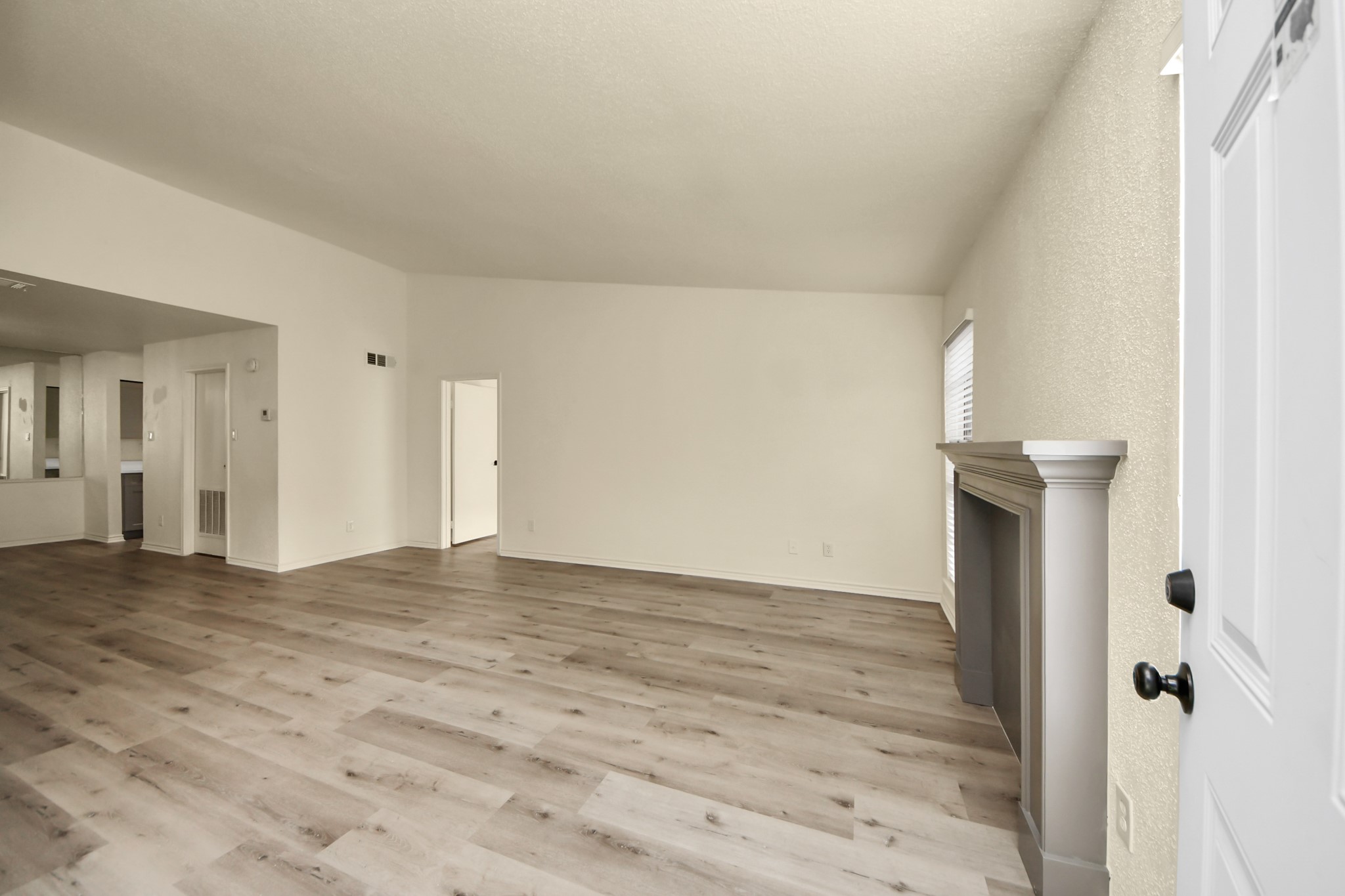 6500 Sands Point Drive, Unit 804 Houston, TX 77074 - Photo 9 of 40 a view of an empty room