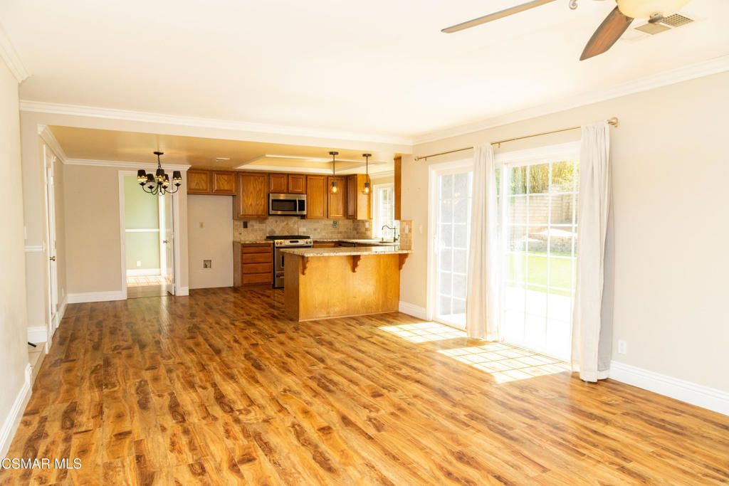 3975 Southhampton Road Moorpark, CA 93021 - Photo 12 of 41 Gallery Image 12