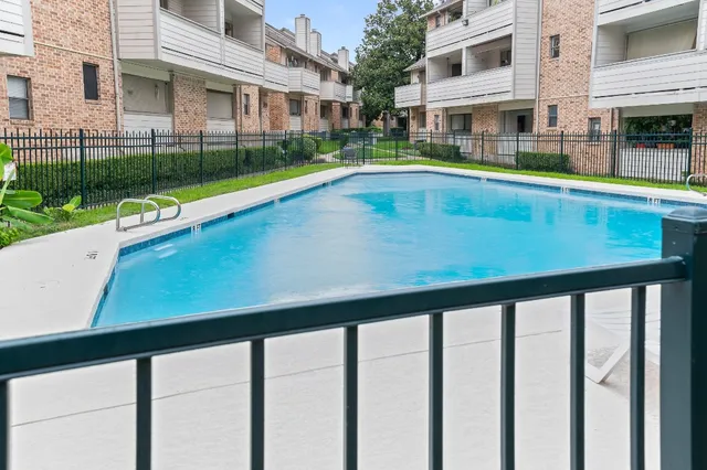 $975 | 2500 Burleson Road, Unit 709, Austin, TX 78741