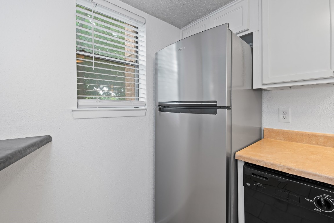 2500 Burleson Road, Unit 709 Austin, TX 78741 - Photo 11 of 22 Kitchen/Dining