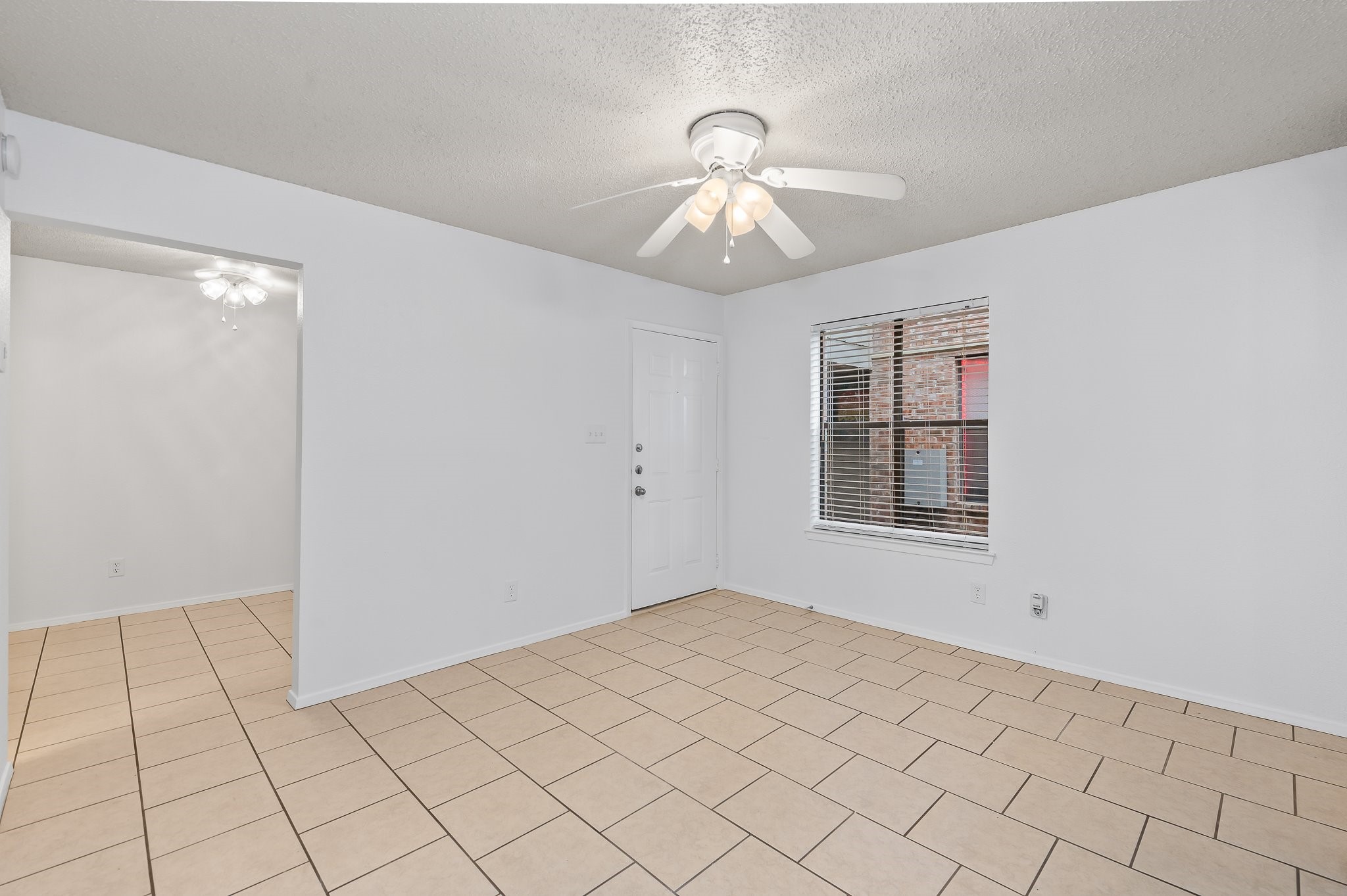 2500 Burleson Road, Unit 709 Austin, TX 78741 - Photo 3 of 22 Living Room