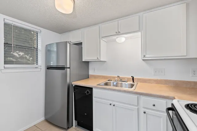 $975 | 2500 Burleson Road, Unit 709, Austin, TX 78741