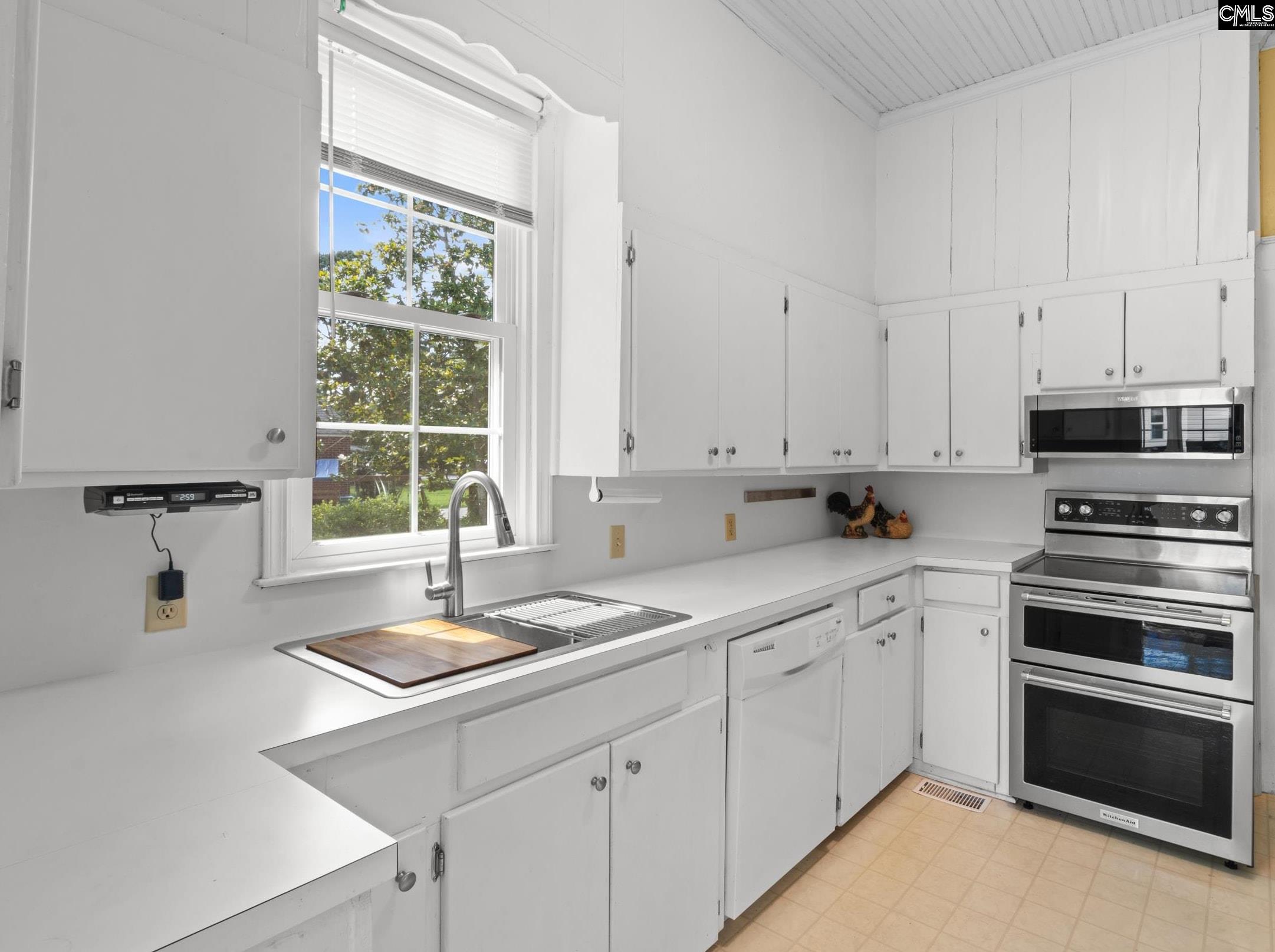 626 East Hampton Street Olanta, SC 29114 - Photo 12 of 31